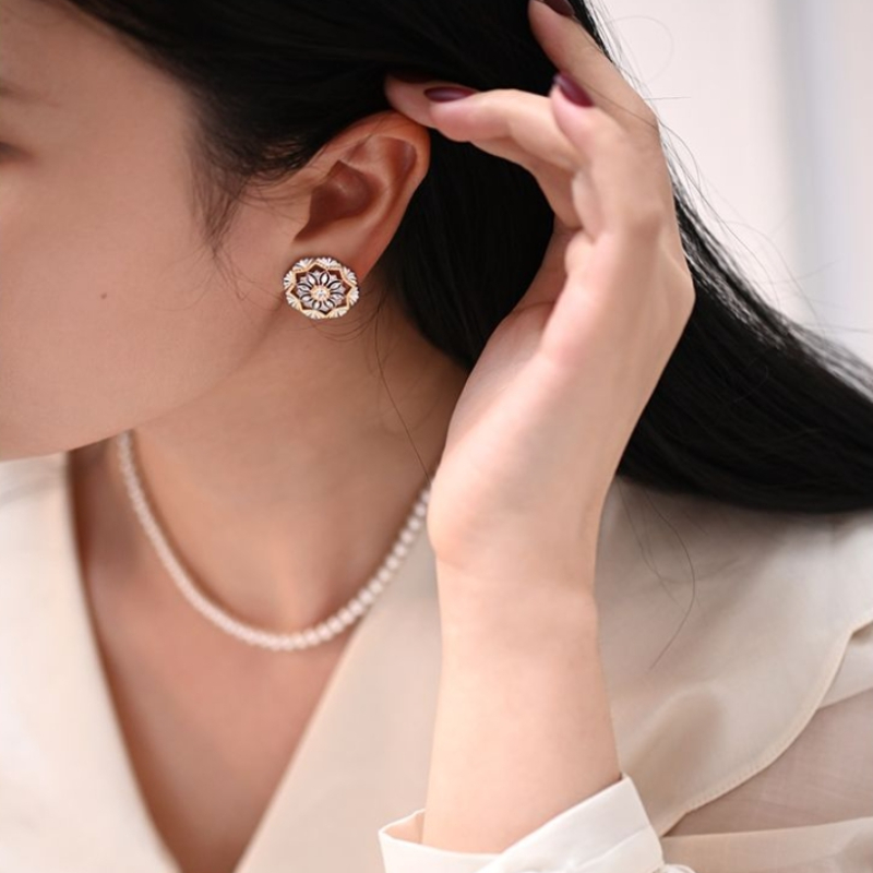 Women Formal Wear Designers - Anting Gaya Elegan Modis Perhiasan Pesta